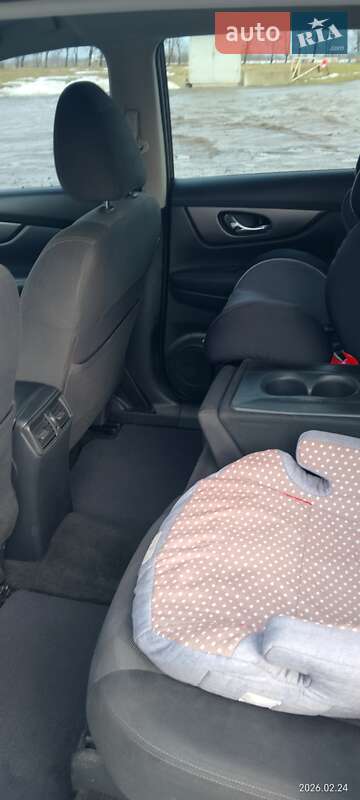 Внедорожник / Кроссовер Nissan Rogue 2016 в Буске