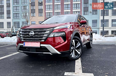 Внедорожник / Кроссовер Nissan Rogue 2024 в Ровно