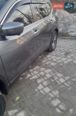 Внедорожник / Кроссовер Nissan Rogue 2016 в Ивано-Франковске