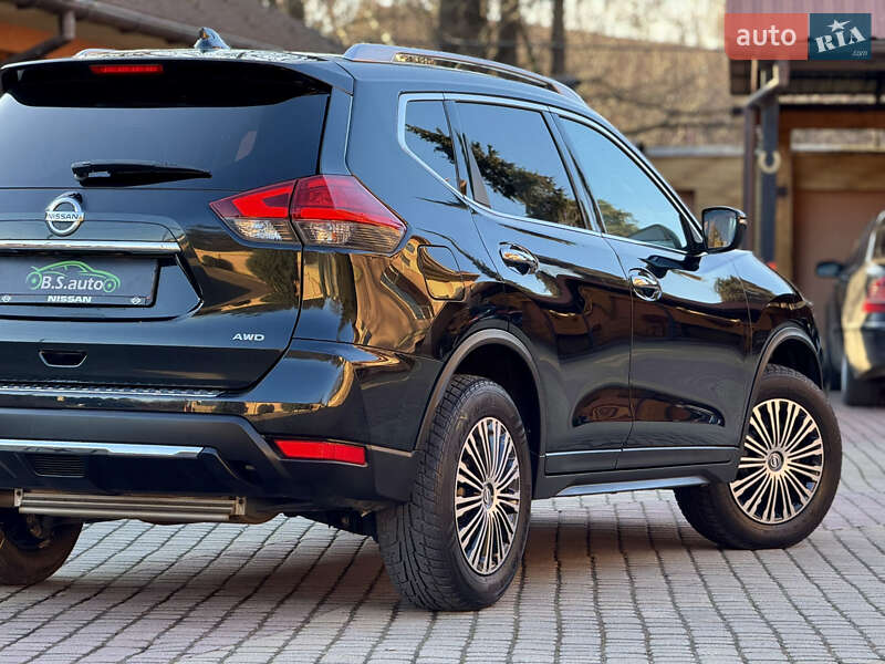 Внедорожник / Кроссовер Nissan Rogue 2018 в Мукачево