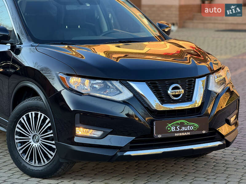 Внедорожник / Кроссовер Nissan Rogue 2018 в Мукачево