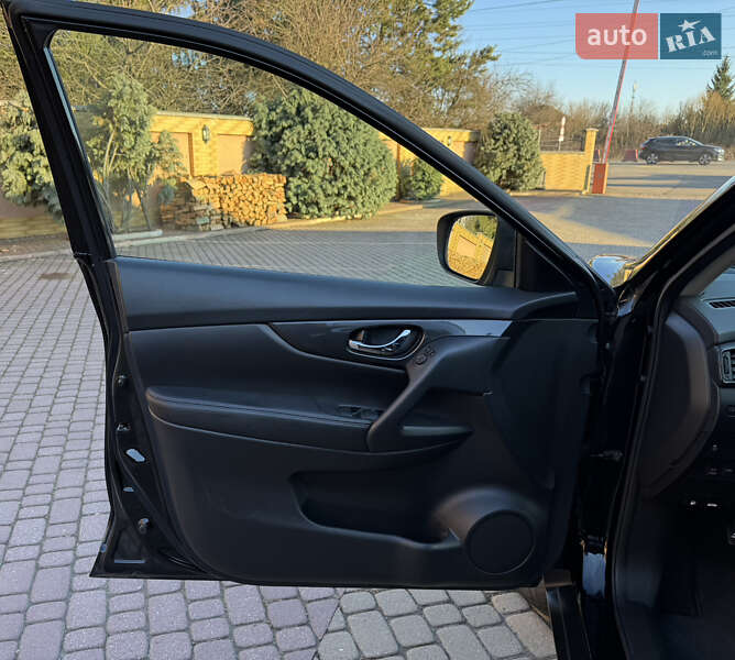 Внедорожник / Кроссовер Nissan Rogue 2018 в Мукачево