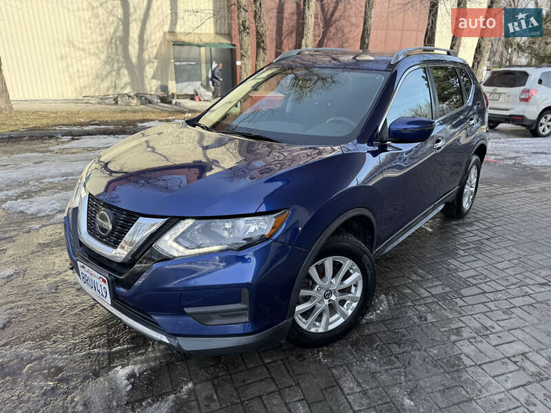 Внедорожник / Кроссовер Nissan Rogue 2017 в Днепре
