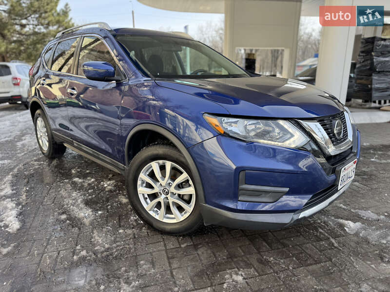Внедорожник / Кроссовер Nissan Rogue 2017 в Днепре