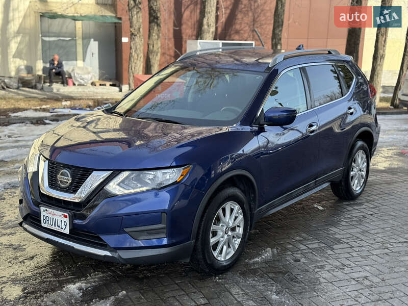 Внедорожник / Кроссовер Nissan Rogue 2017 в Днепре