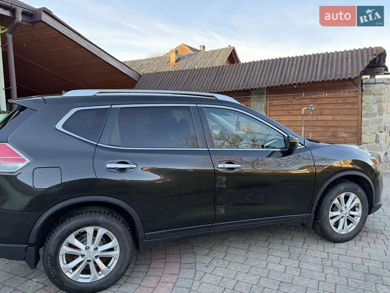 Позашляховик / Кросовер Nissan Rogue 2016 в Сколе