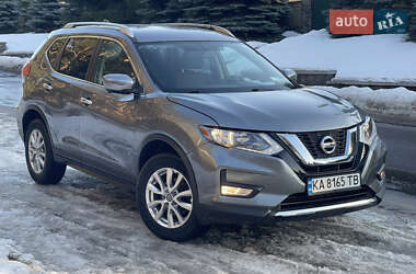 Внедорожник / Кроссовер Nissan Rogue 2017 в Киеве