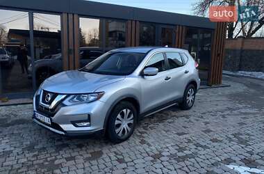 Позашляховик / Кросовер Nissan Rogue 2017 в Львові
