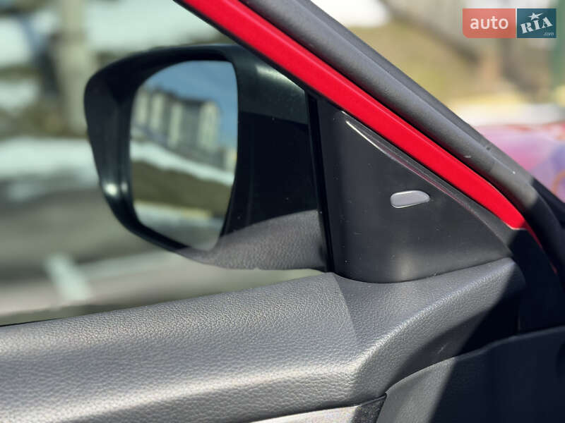 Внедорожник / Кроссовер Nissan Rogue 2017 в Киеве