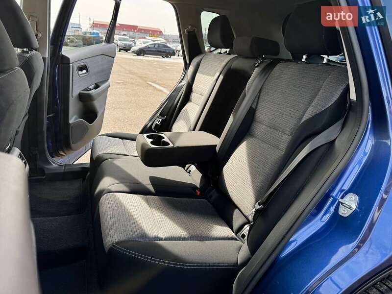 Внедорожник / Кроссовер Nissan Rogue 2021 в Киеве