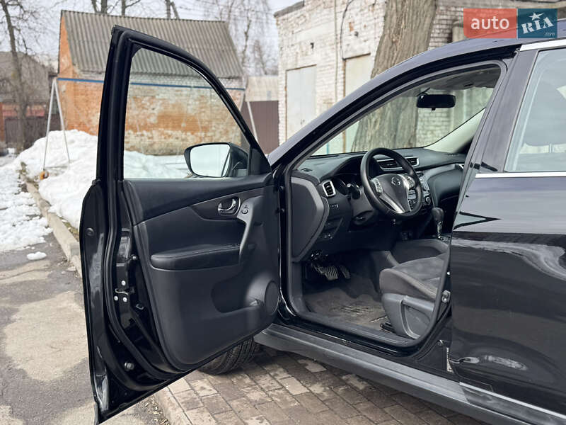 Позашляховик / Кросовер Nissan Rogue 2015 в Лубнах