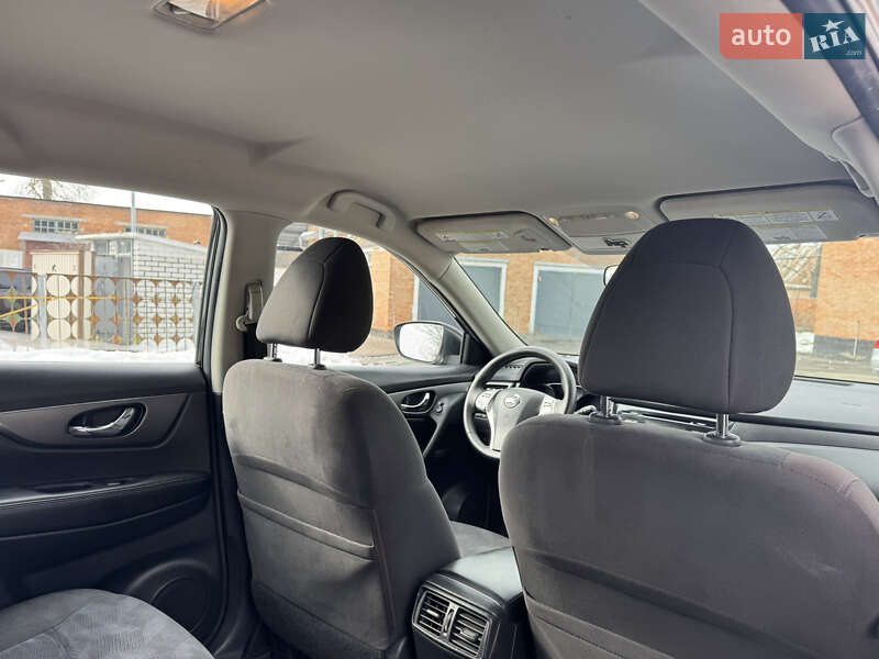 Позашляховик / Кросовер Nissan Rogue 2015 в Лубнах