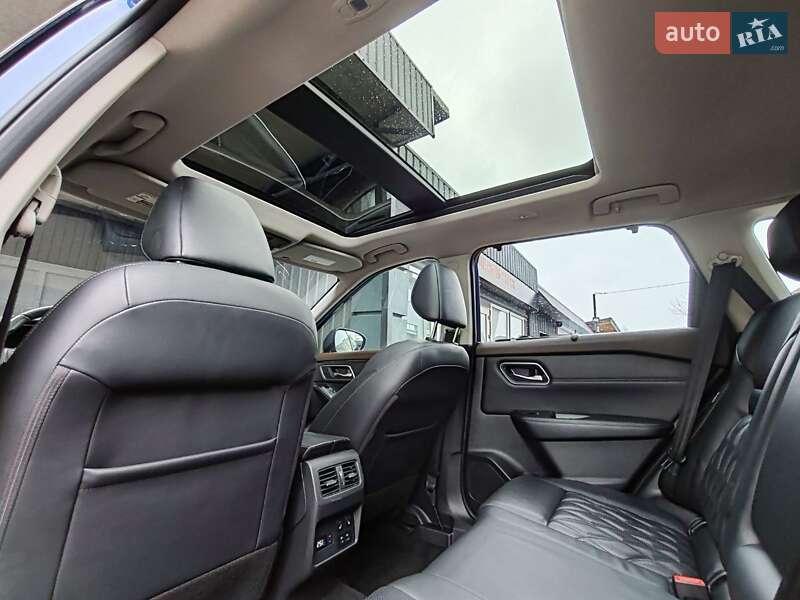 Внедорожник / Кроссовер Nissan Rogue 2020 в Киеве