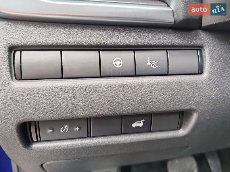 Внедорожник / Кроссовер Nissan Rogue 2020 в Киеве