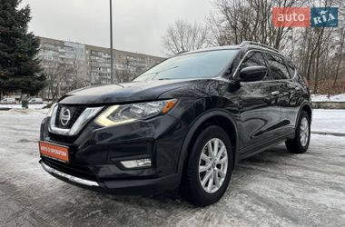 Внедорожник / Кроссовер Nissan Rogue 2017 в Черкассах