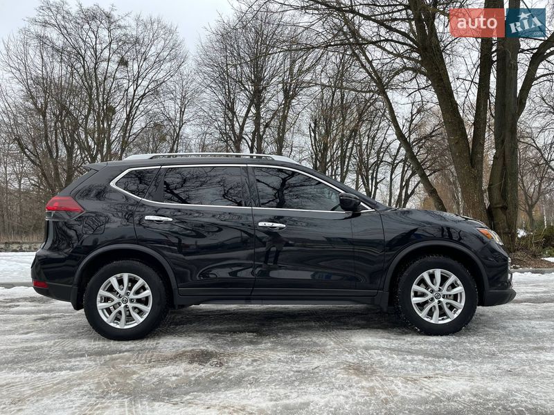Внедорожник / Кроссовер Nissan Rogue 2017 в Черкассах