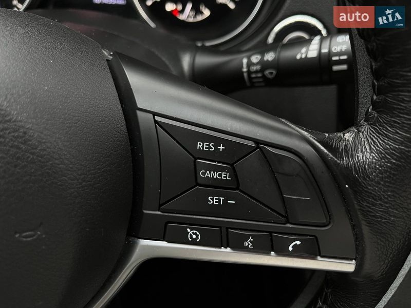 Внедорожник / Кроссовер Nissan Rogue 2017 в Черкассах