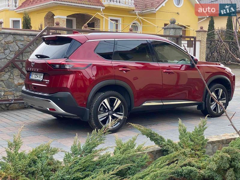 Внедорожник / Кроссовер Nissan Rogue 2023 в Дрогобыче