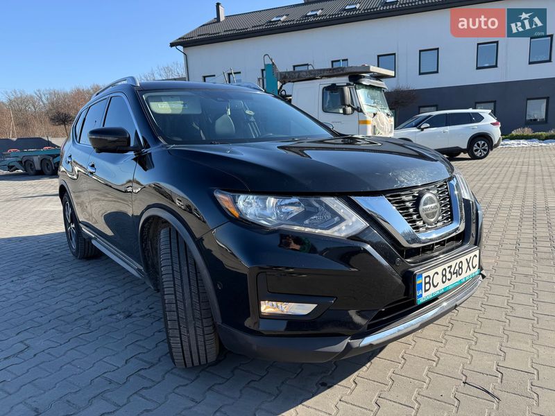 Внедорожник / Кроссовер Nissan Rogue 2017 в Львове