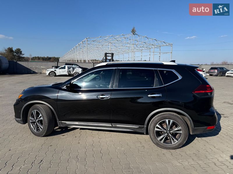 Внедорожник / Кроссовер Nissan Rogue 2017 в Львове