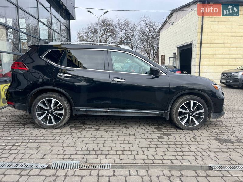 Внедорожник / Кроссовер Nissan Rogue 2017 в Ивано-Франковске