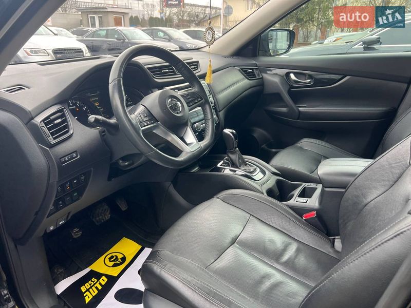 Внедорожник / Кроссовер Nissan Rogue 2017 в Ивано-Франковске