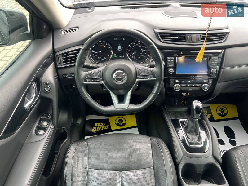 Внедорожник / Кроссовер Nissan Rogue 2017 в Ивано-Франковске