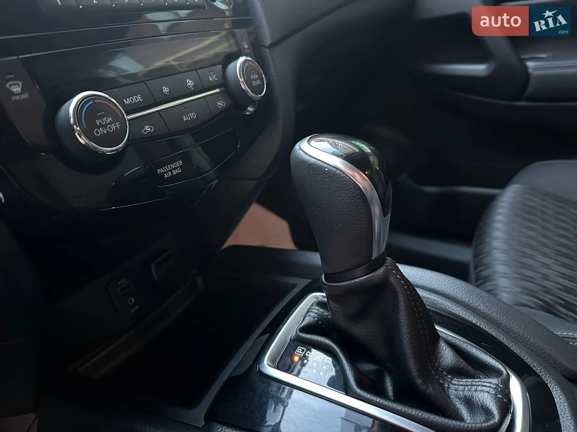 2017 Nissan Rogue - мініатюра 2