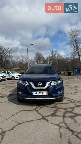 Внедорожник / Кроссовер Nissan Rogue 2017 в Кропивницком