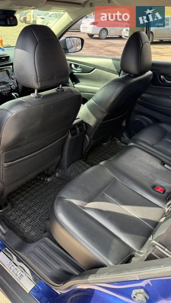 Внедорожник / Кроссовер Nissan Rogue 2017 в Кропивницком