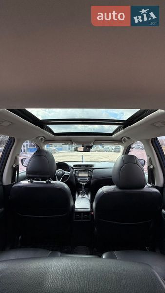 Внедорожник / Кроссовер Nissan Rogue 2017 в Кропивницком