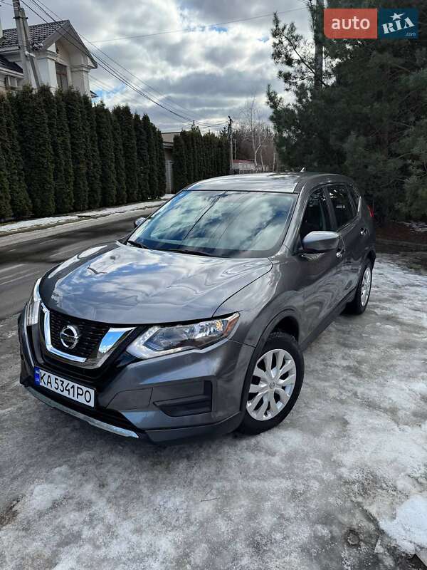 Внедорожник / Кроссовер Nissan Rogue 2016 в Киеве