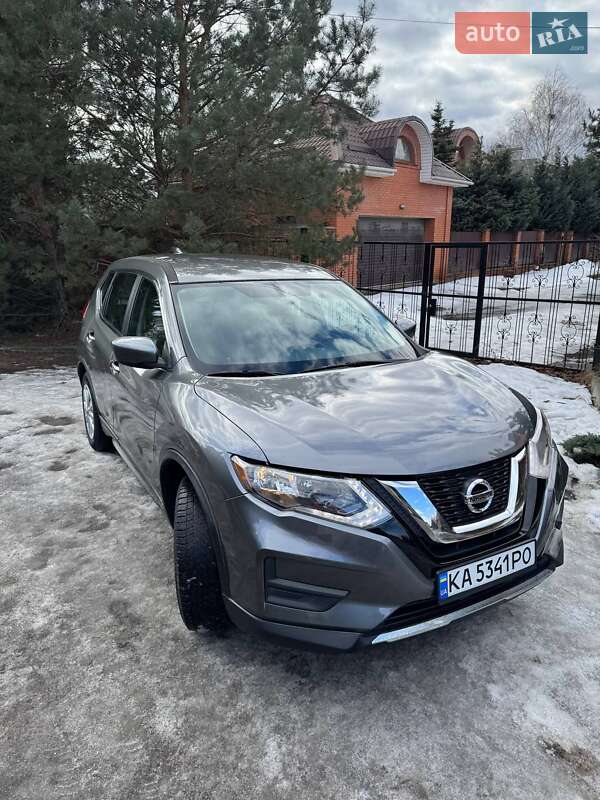 Внедорожник / Кроссовер Nissan Rogue 2016 в Киеве