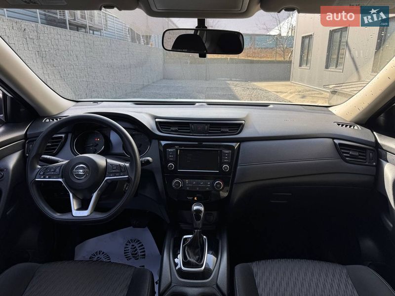 Внедорожник / Кроссовер Nissan Rogue 2018 в Луцке