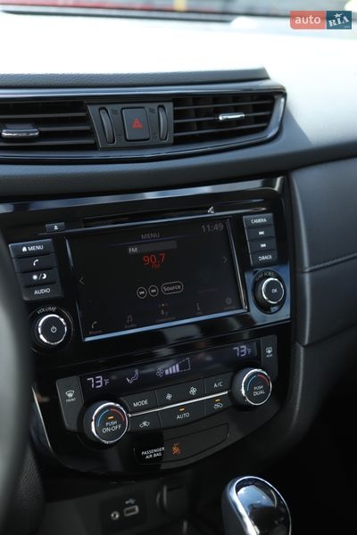 Внедорожник / Кроссовер Nissan Rogue 2018 в Александрие