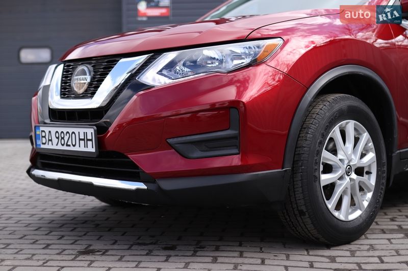 Внедорожник / Кроссовер Nissan Rogue 2018 в Александрие