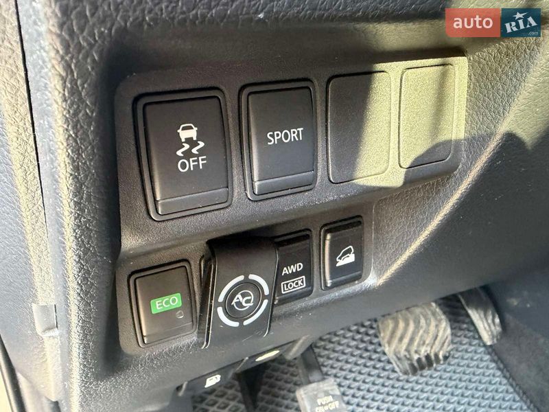 Внедорожник / Кроссовер Nissan Rogue 2015 в Хмельницком