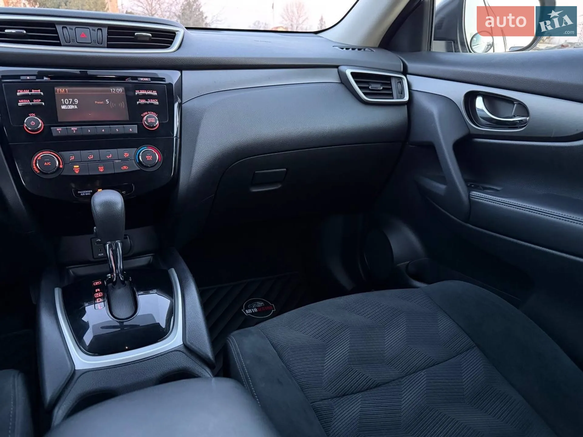 2015 Nissan Rogue - мініатюра 29