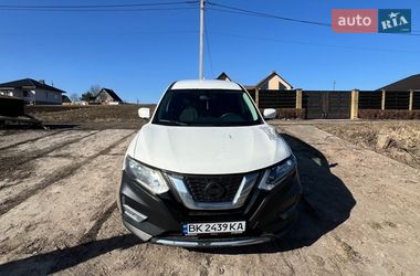 Позашляховик / Кросовер Nissan Rogue 2016 в Рівному