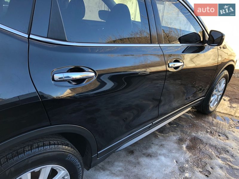 Внедорожник / Кроссовер Nissan Rogue 2017 в Ирпене