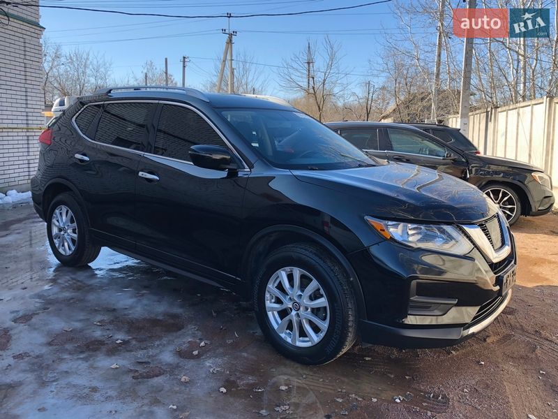 Внедорожник / Кроссовер Nissan Rogue 2017 в Ирпене