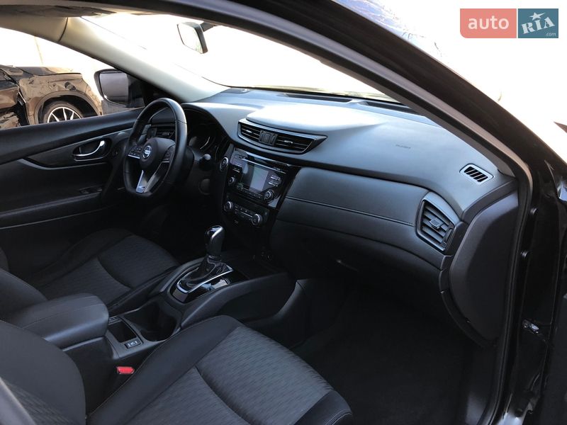 Внедорожник / Кроссовер Nissan Rogue 2017 в Ирпене