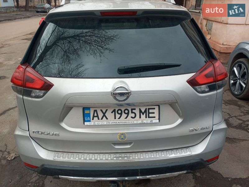 Внедорожник / Кроссовер Nissan Rogue 2017 в Кривом Роге