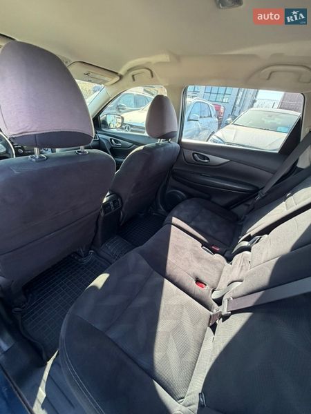 Внедорожник / Кроссовер Nissan Rogue 2016 в Ивано-Франковске