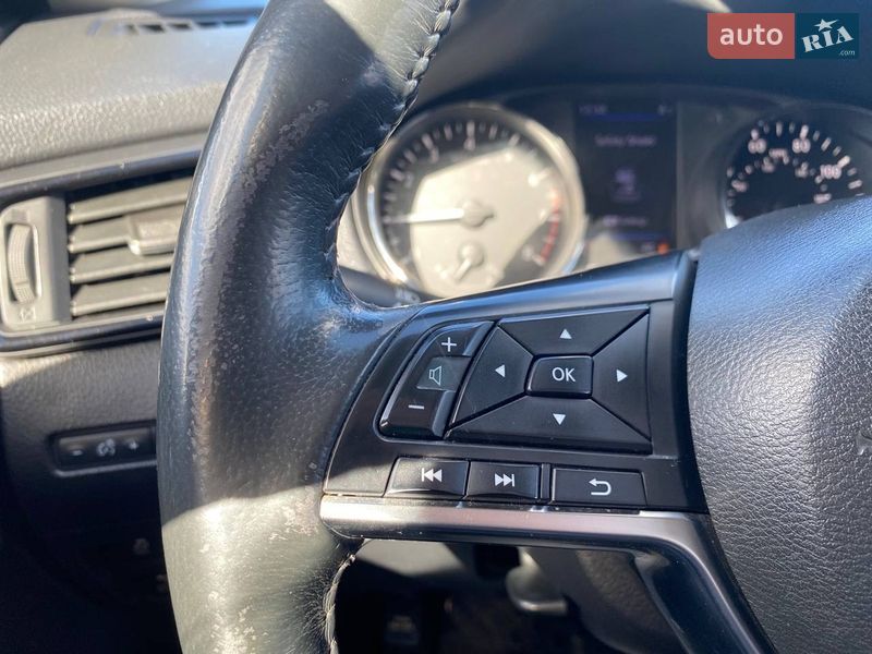 Внедорожник / Кроссовер Nissan Rogue 2018 в Житомире