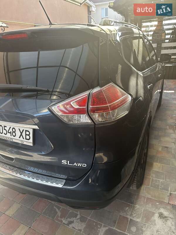 Внедорожник / Кроссовер Nissan Rogue 2015 в Днепре