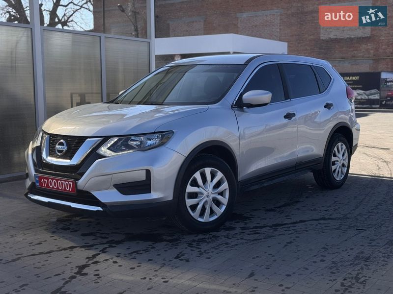 Внедорожник / Кроссовер Nissan Rogue 2017 в Лубнах