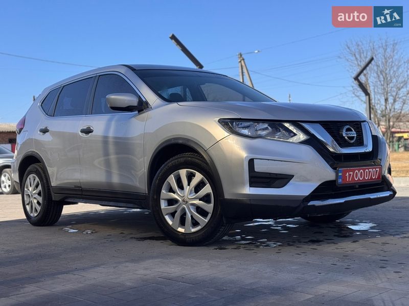 Внедорожник / Кроссовер Nissan Rogue 2017 в Лубнах