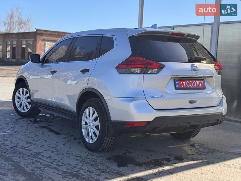 Внедорожник / Кроссовер Nissan Rogue 2017 в Лубнах