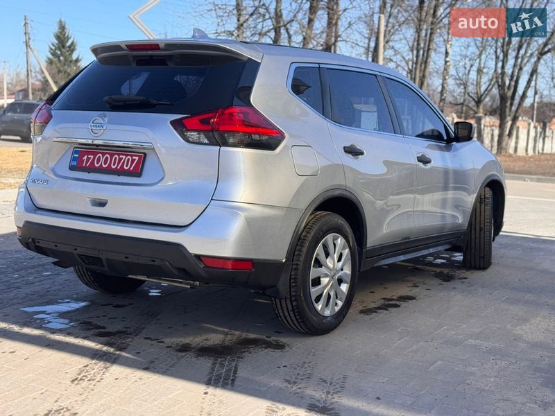 Внедорожник / Кроссовер Nissan Rogue 2017 в Лубнах